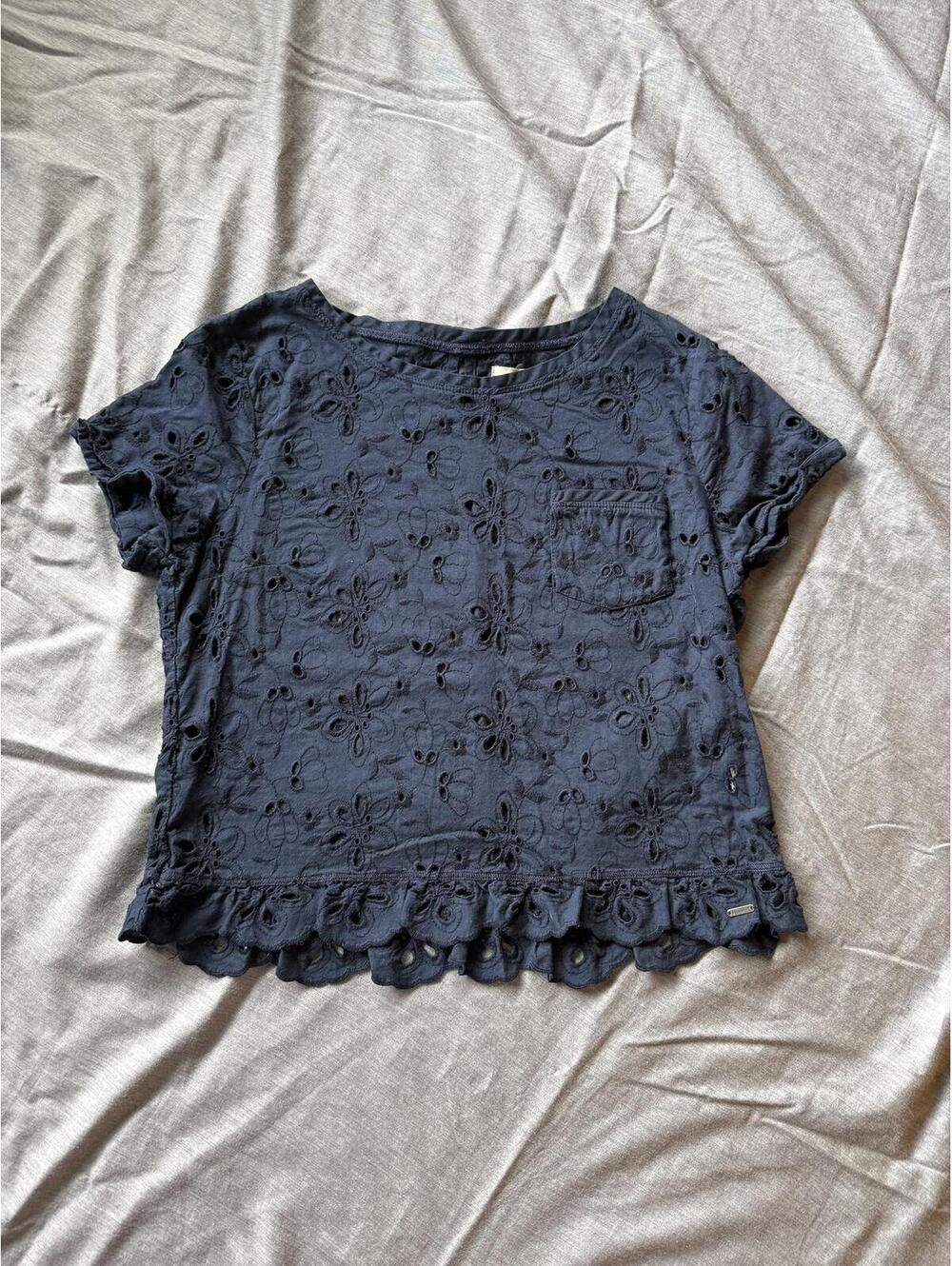Hollister Eyelet Top Size Small Navy Blue Scalloped Pocket Y2K Bow